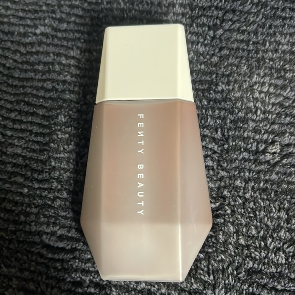 Fenty 23 Eaze Drop Blurring Skin Tint - Picture 4 of 4